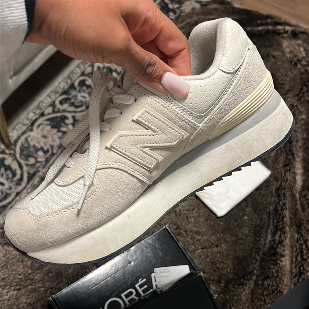 New Balance Women's Cream Sneakers